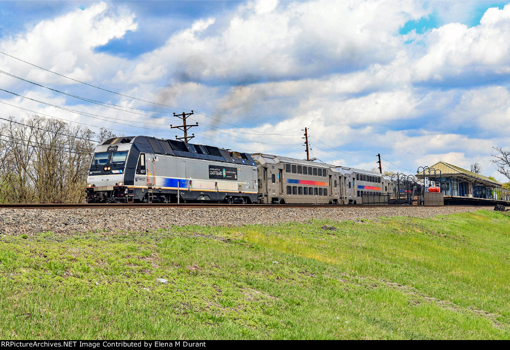 NJT 4511 on traun 5521